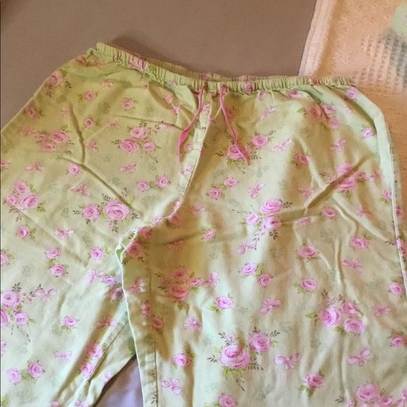 GUC, Victoria’s Secret Flannel Pajama Set, Size M, Light Green & Pink - Picture 3 of 10